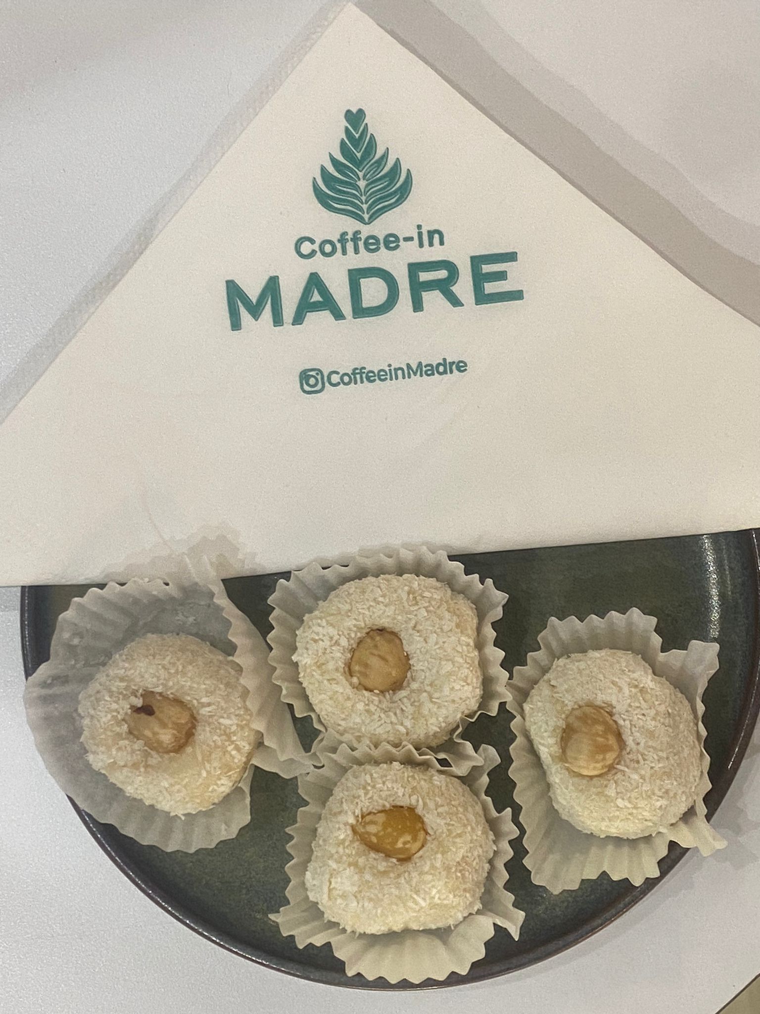 <p>Muzlu İrmik Topları-Adet</p>
