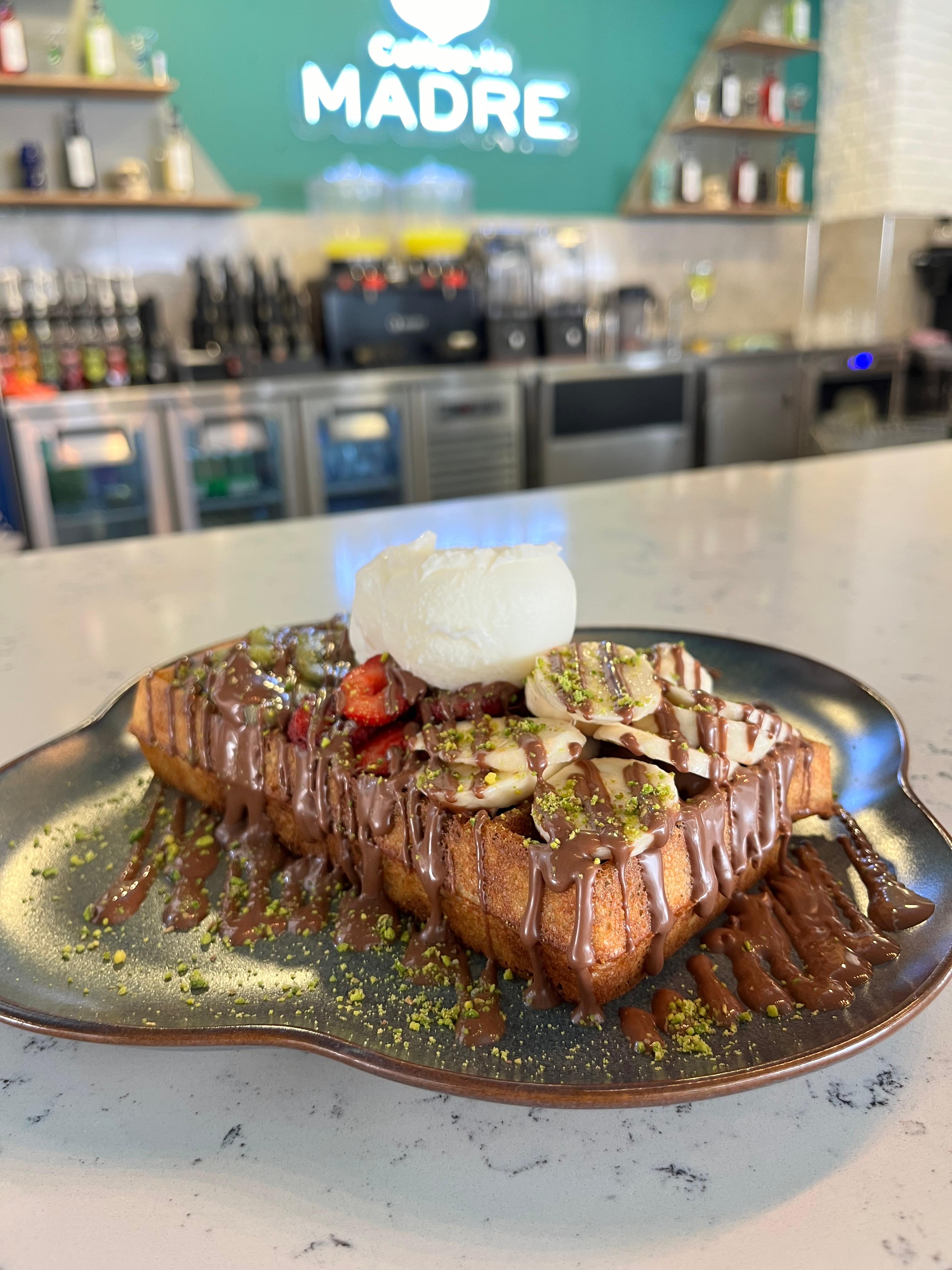 <p>Madre Dondurmalı Waffle</p>
